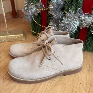 UGGS Beige Suede Ankle shoes